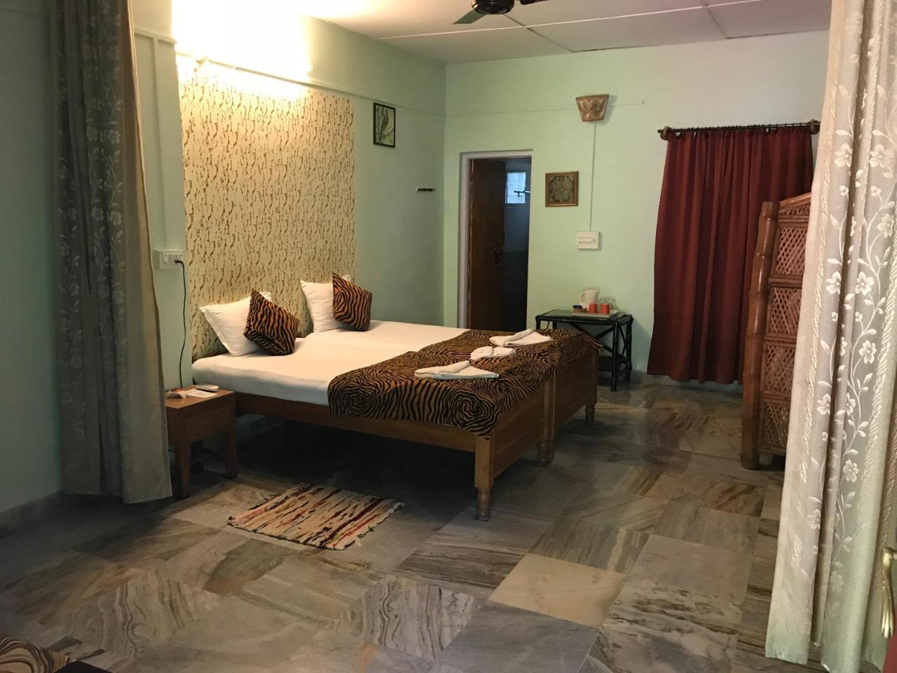 Baaz Jungle Resort Khawasa Exterior photo